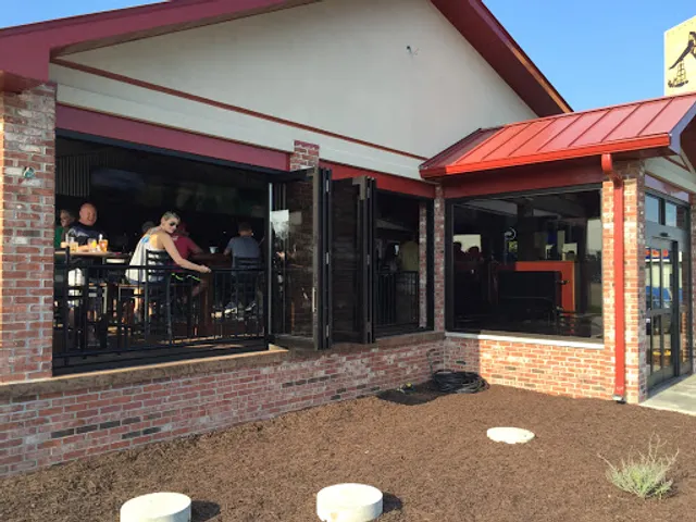 The Pump House Bar & Grill