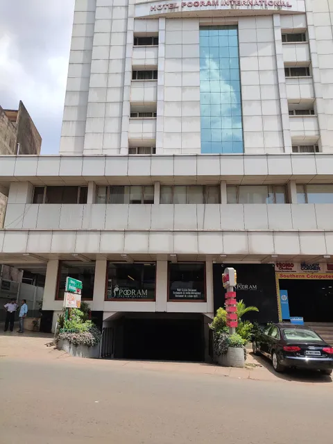 Hotel Pooram International