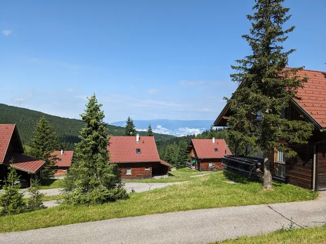 Almhüttendorf Weinebene