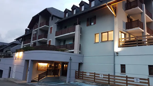 Les Balcons De La Neste