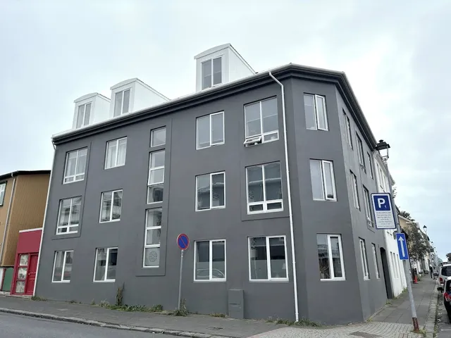 Tyr Apartments