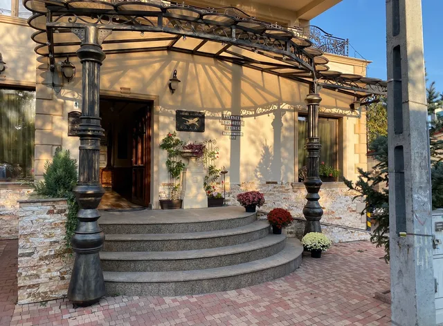 Hotel Aviator Boutique & Bistro