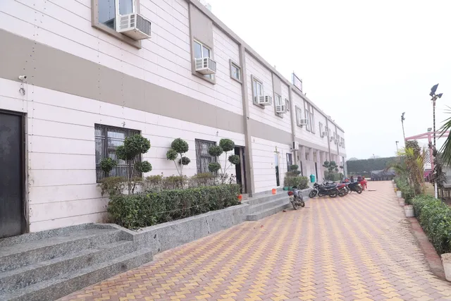 Hotel Chandra Garden