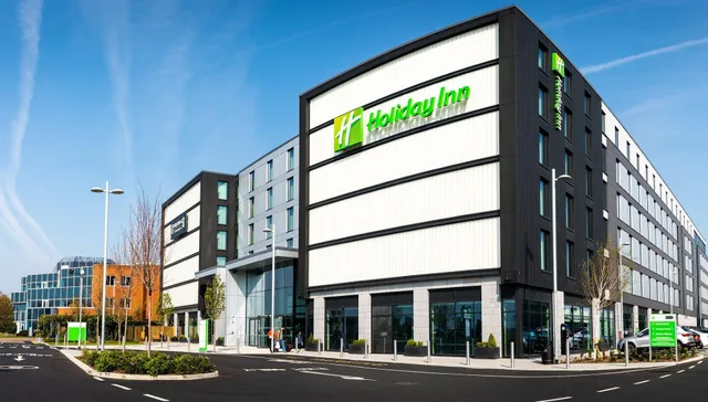 Holiday Inn London - Heathrow Bath Road by IHG