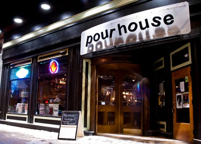 Pourhouse Bar & Grill