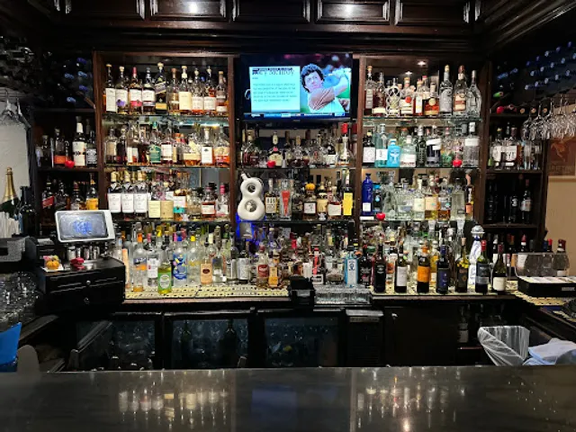 Novello Restaurant & Bar