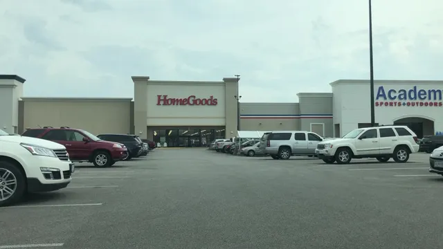 Marshalls & HomeGoods