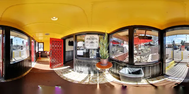 Full House Sports Bar and Grill