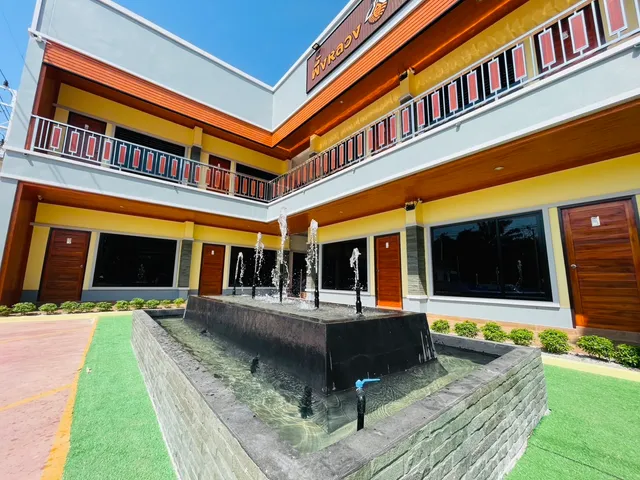 ผึ้งหลวง โฮเทล&บีช จ.ชุมพร