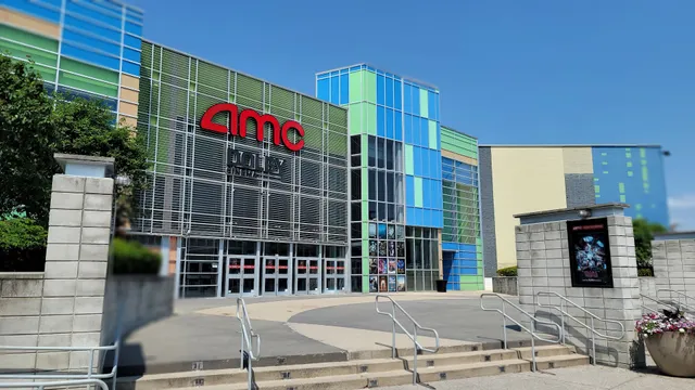 AMC Perry Crossing 18