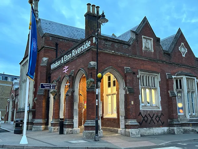 Windsor & Eton Riverside Station Queens Car Park
