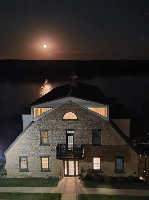 The Landing, a Riverfront Inn