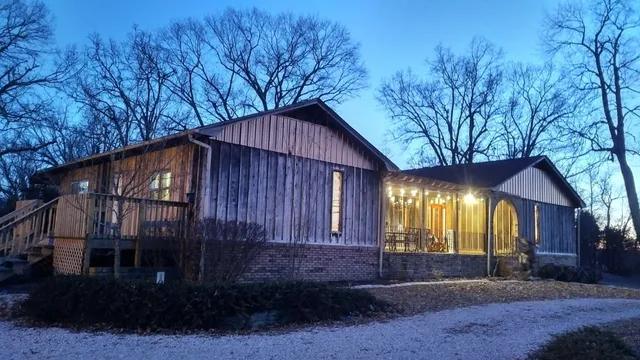 Sisters on Sycamore Bed & Breakfast