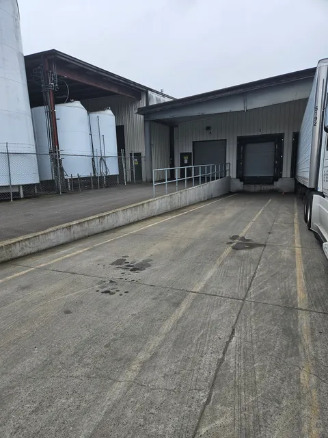 12th & Maple Wine Co