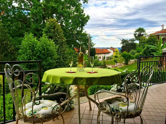 Cugi Bed & Breakfast