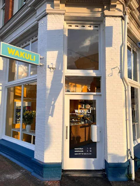 Wakuli specialty coffee bar