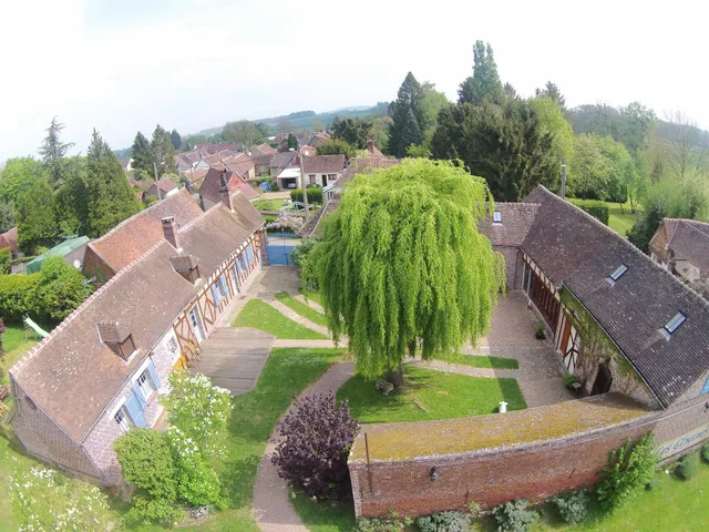 Les Glycines St Sulpice