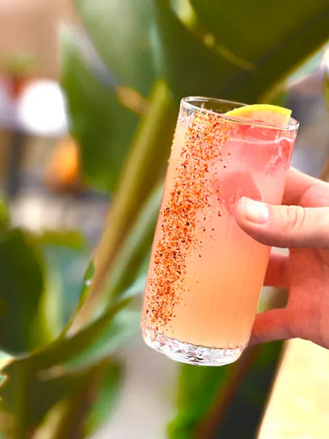 FREDERICS Cocktail Club