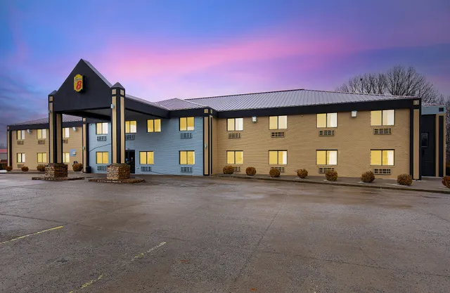 Super 8 by Wyndham Eddyville/Kuttawa