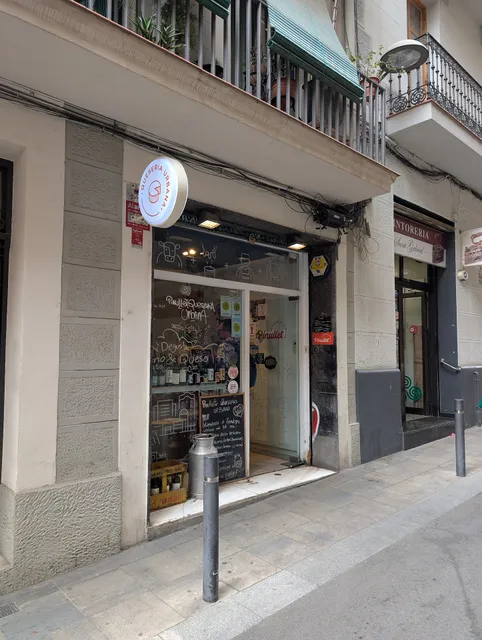 Pinullet Formatgeria Urbana
