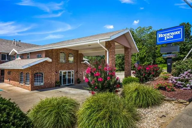 Rodeway Inn Branson, Brick House