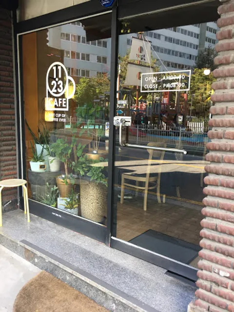 Cafe 11.23
