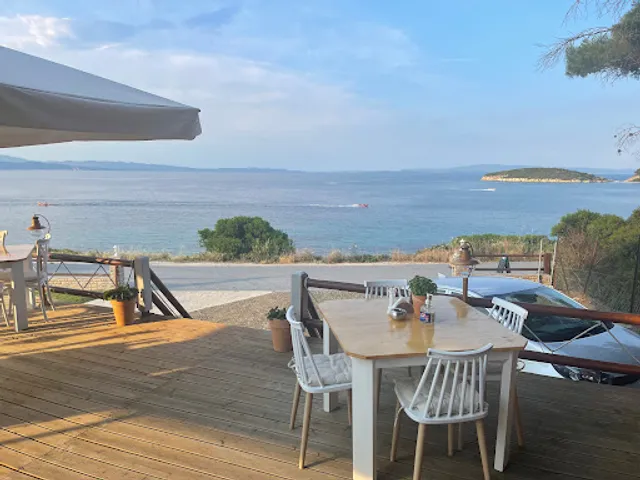 Thalassa Bar & Restaurant
