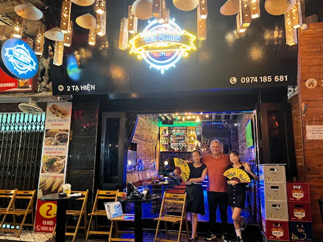 Hanoi Blues Bar _ Tạ Hiện