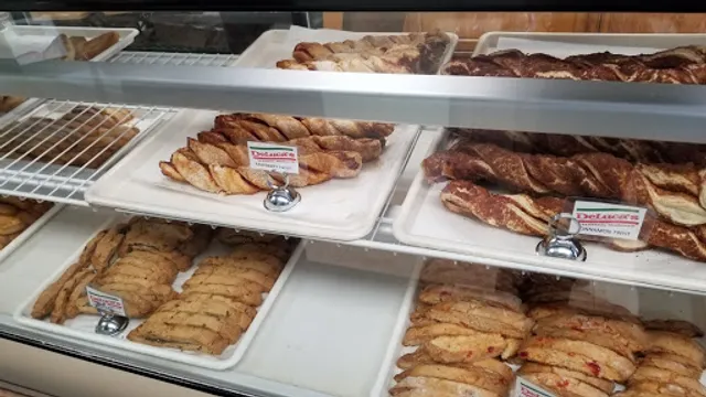 Deluca's Bakery
