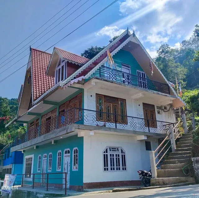 Lamahatta Castle Homestay