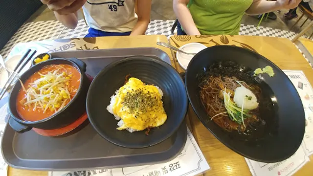 스쿨푸드창원시티세븐점