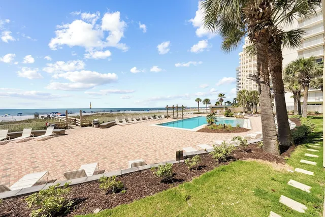 White Cap Condominiums