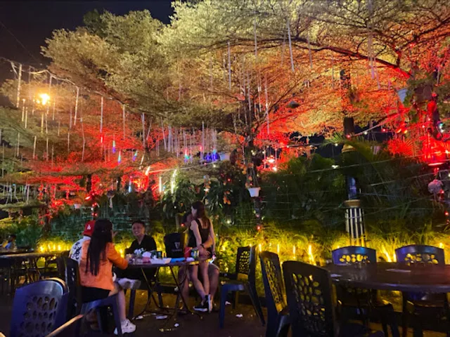 Six Cafe & Borneo Cafe