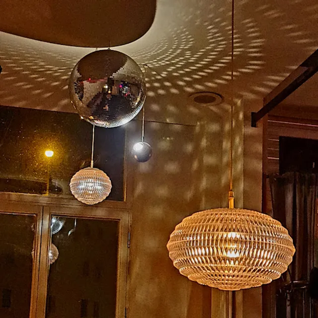 Two rooms, kitchen, bar