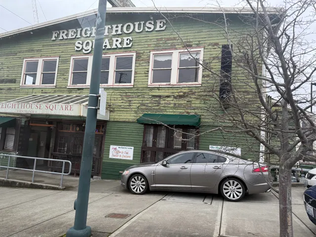 Freighthouse Square