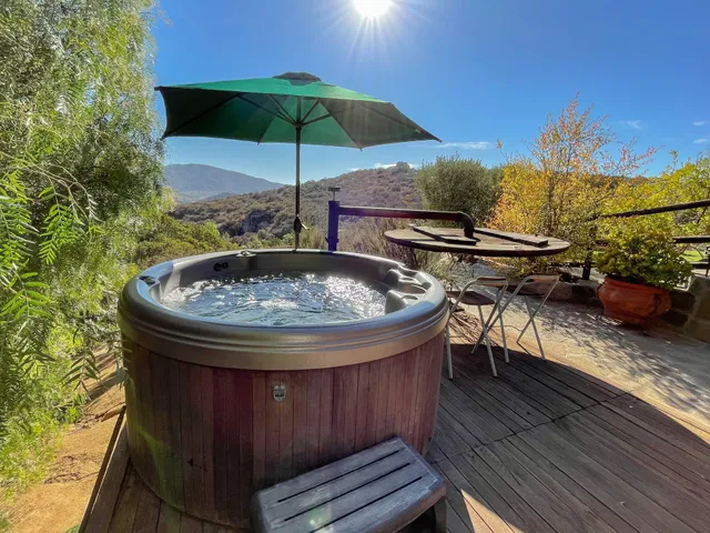 Las Minas Doors & Bed