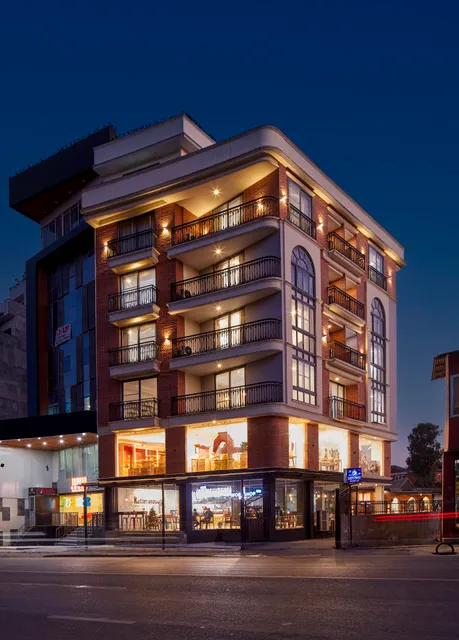 Luminous Apartments & Suites