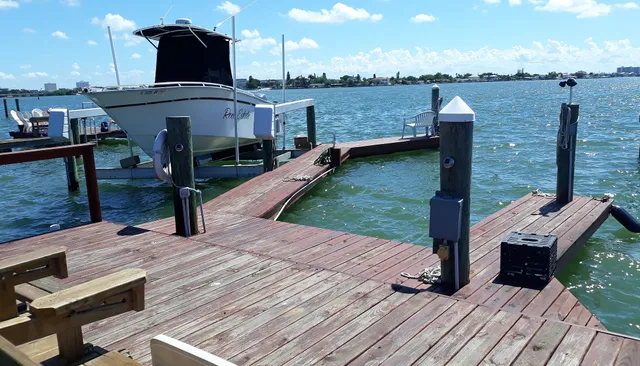 Bay Palms Apartments