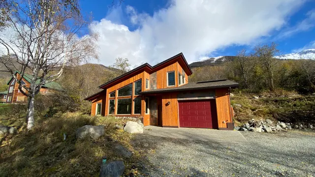 Eagle Peak Guesthouse