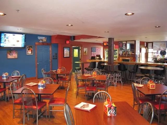 Broken Spoke Bar & Casino