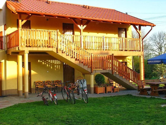 Maczek, pokoje gościnne