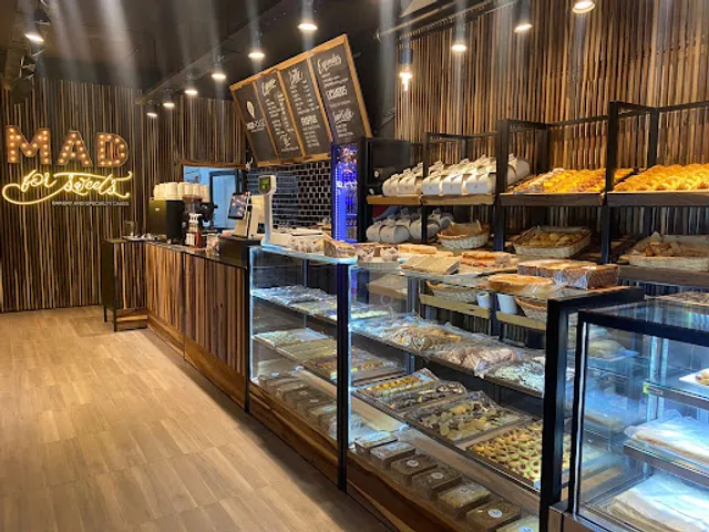 MUD HOUSE · MAD for Sweets