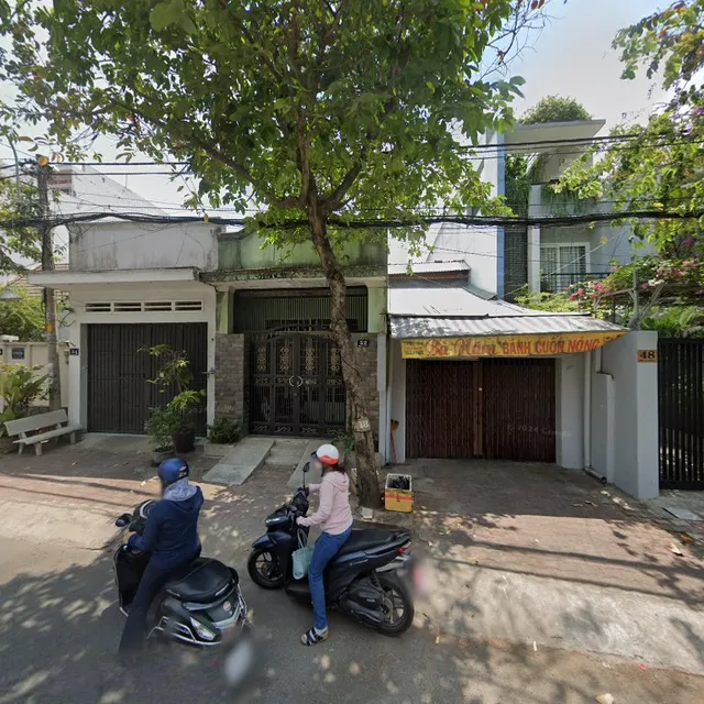 Bà Năm Bánh Cuốn Nóng