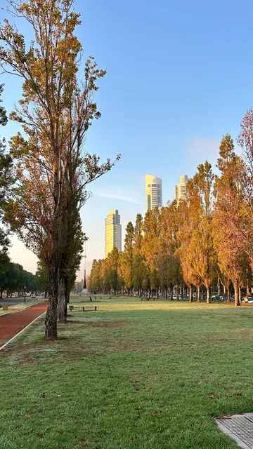 Plaza Héctor Oesterheld