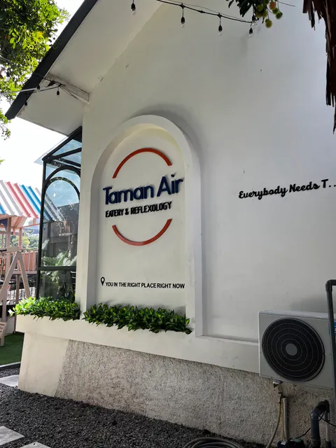 Taman Air Cafe & Eatery Semarang