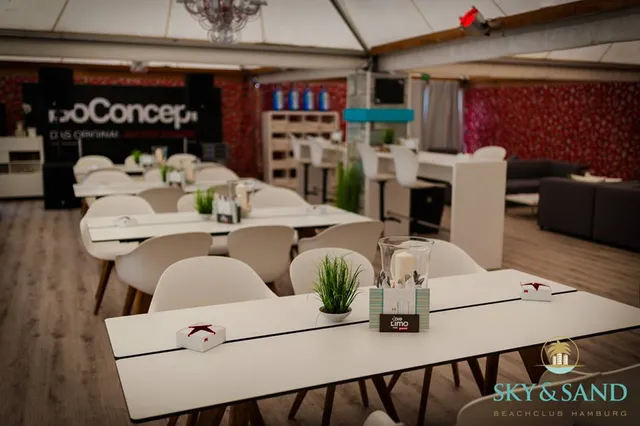 Sky & Sand Beachclub