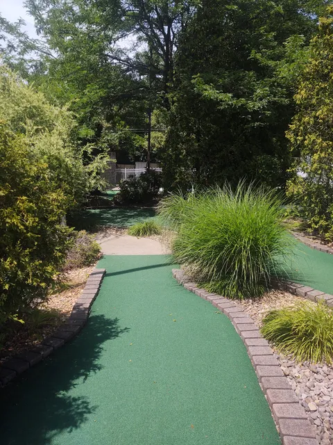 Glen's Mini Golf