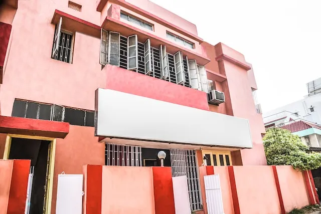 OYO 14606 Holiday Inn