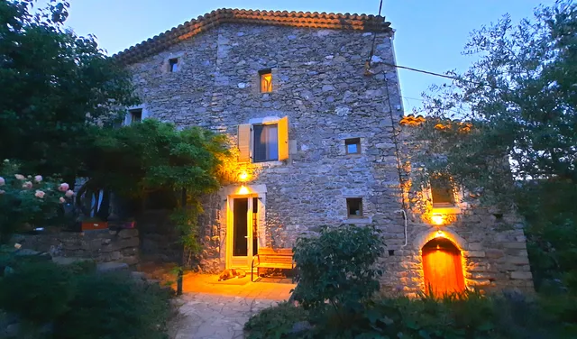 Mas de Boissière - Gîte et Chambre d'hôtes avec piscine et spa, pleine nature, animaux acceptés, en Cévennes, dans le Gard