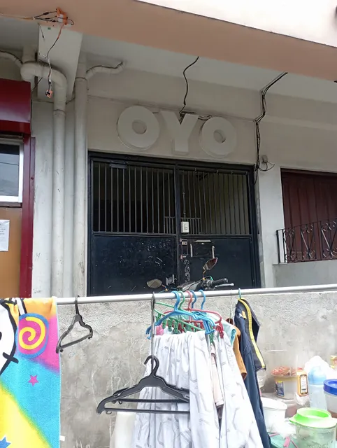 Vaccinated Staff - OYO 578 Red Velvet Suites